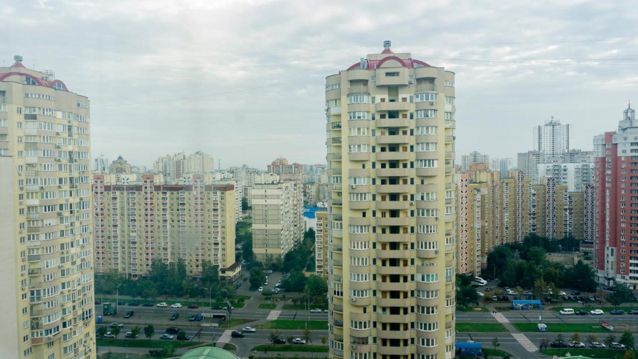 Big Studio Apartment Near River Mall Kiev Bagian luar foto